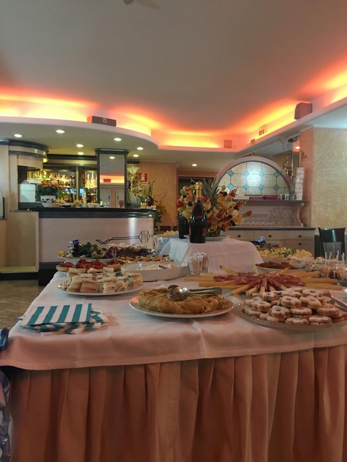 Albergo Ristorante Il Delfino Novara Exterior foto