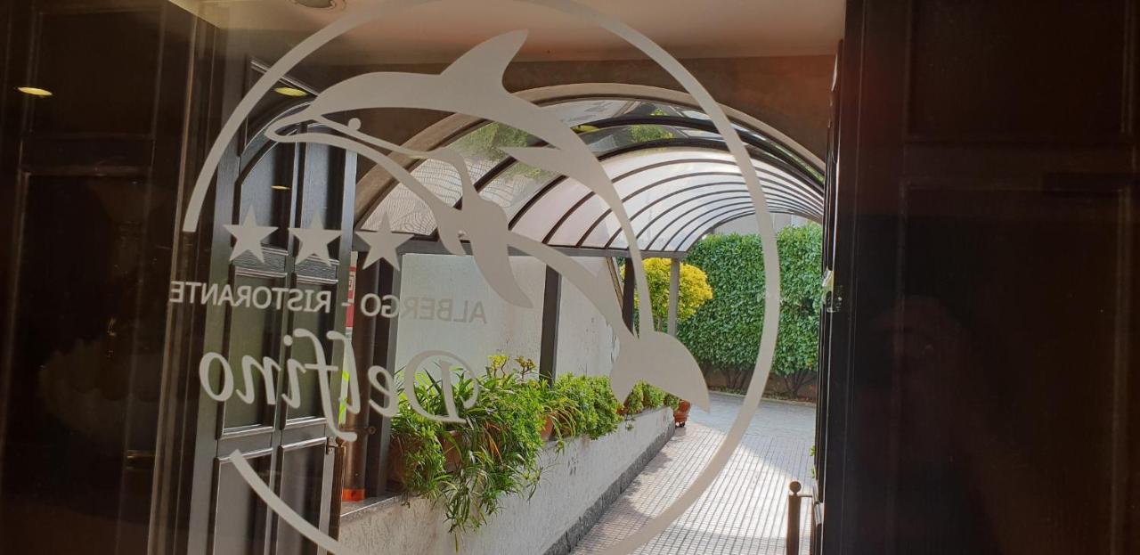 Albergo Ristorante Il Delfino Novara Exterior foto